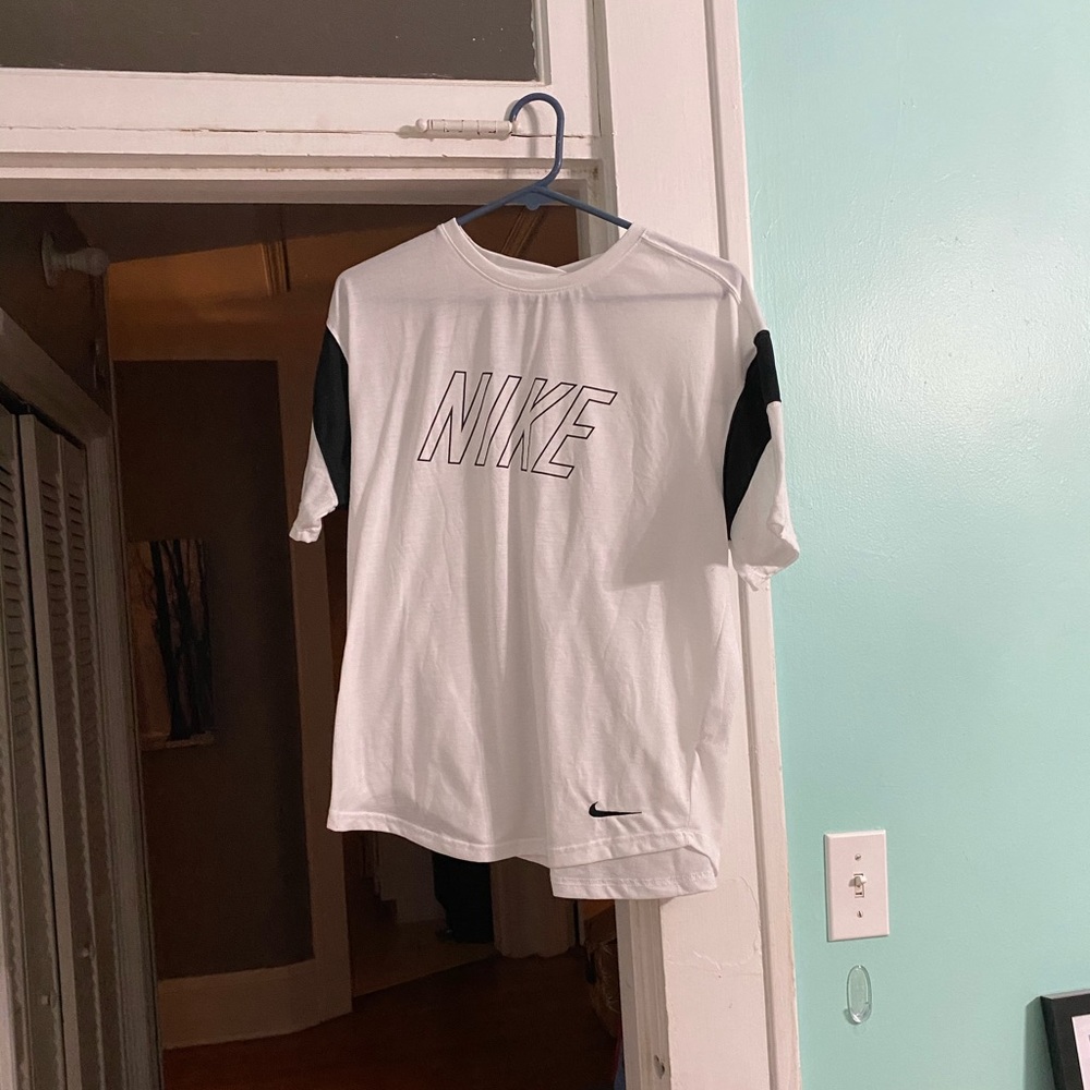 dri fit nike top! 🤩